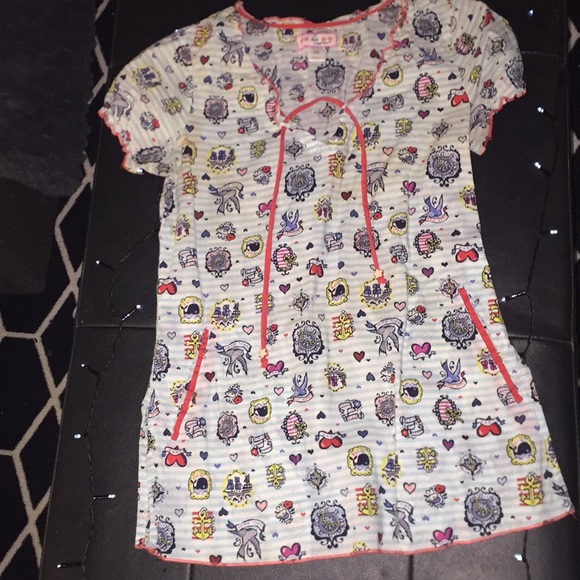 Dress code - Picture 1 of 4